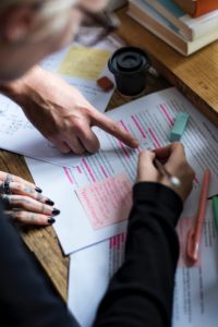 Orang yang membuat konten