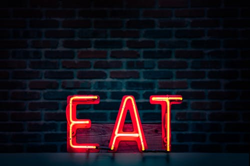 Google'ın Yeni E-A-T'sini Anlayın eat neon sign
