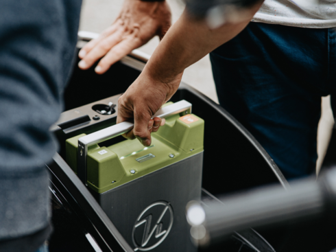 Die Regierung beabsichtigt, den Lithiumabbau für Pvt-Spieler zu öffnen, um Eigenständigkeit bei EV-Batterien zu erzielen: Bericht