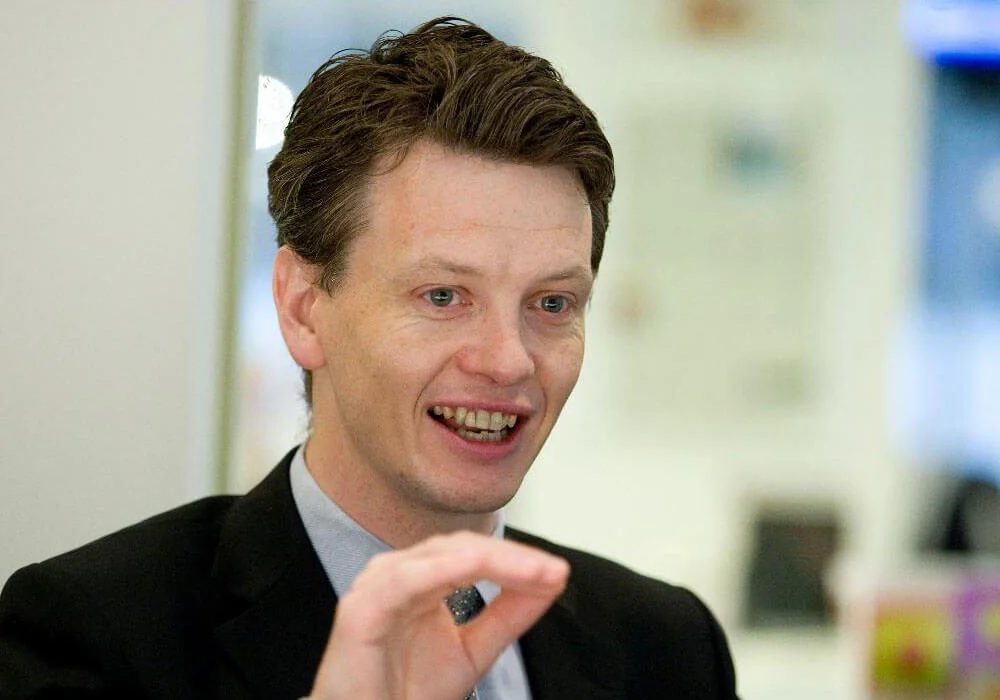 Inmitten von Fusionsgesprächen mit Ola besucht Uber-COO Barney Harford Indien