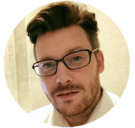 Portrait de Derek Saunders