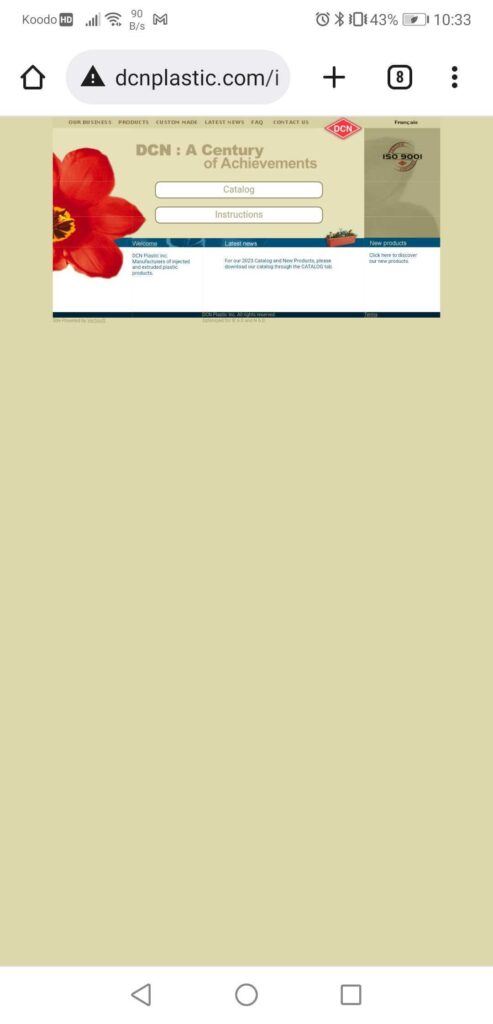 Okunması ve gezinmesi zor küçük metinlerle mobil uyumlu olmayan bir web sitesinin ana sayfası.