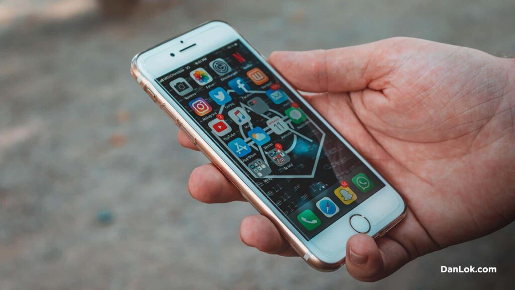 Applications de médias sociaux sur un iPhone