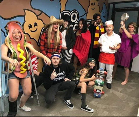 Johnathan อธิบายว่าทีมของเขาสามารถบรรลุเป้าหมายของลูกค้าได้ดีขึ้น เนื่องจากเวิร์กโฟลว์ที่ได้มาตรฐานและความคาดหวังที่ชัดเจนช่วยสร้างอิสระในการสร้างสรรค์ แล้วยังไง!