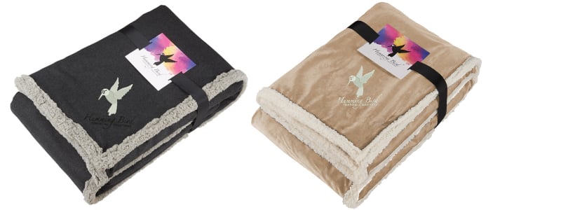 Cobertor Field & Co. Sherpa com logotipo personalizado bordado