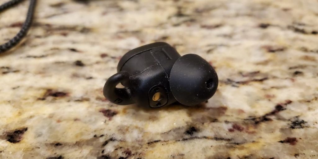 Pączek Jaybird Vista w środku