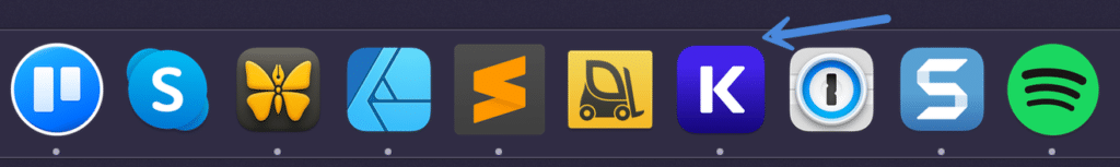 DevKinsta w stacji dokującej Mac