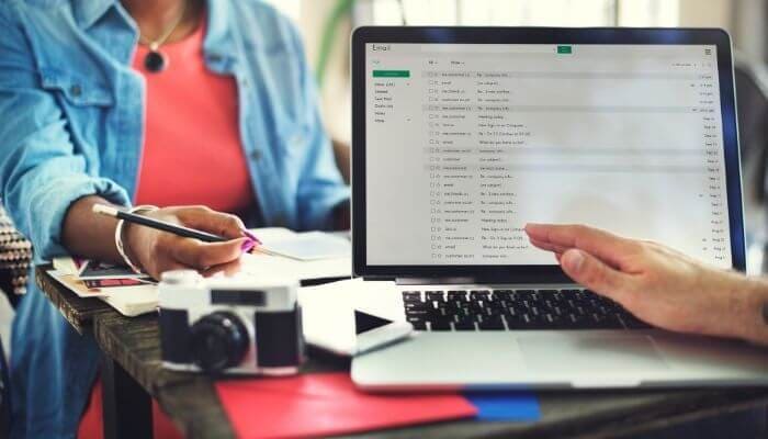comment écrire des e-mails pendant la quarantaine