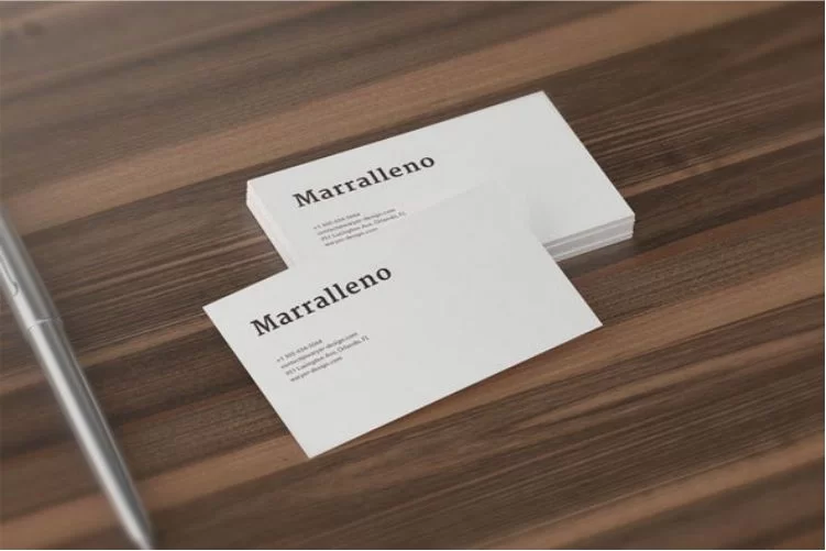 4 maquetes gratuitas de cartão de visita