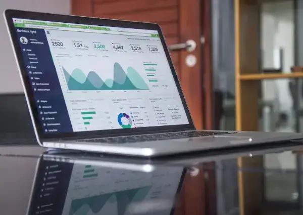 桌上筆記本電腦