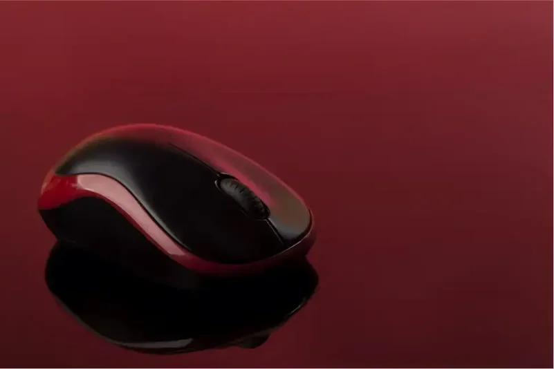 mouse komputer hitam-merah