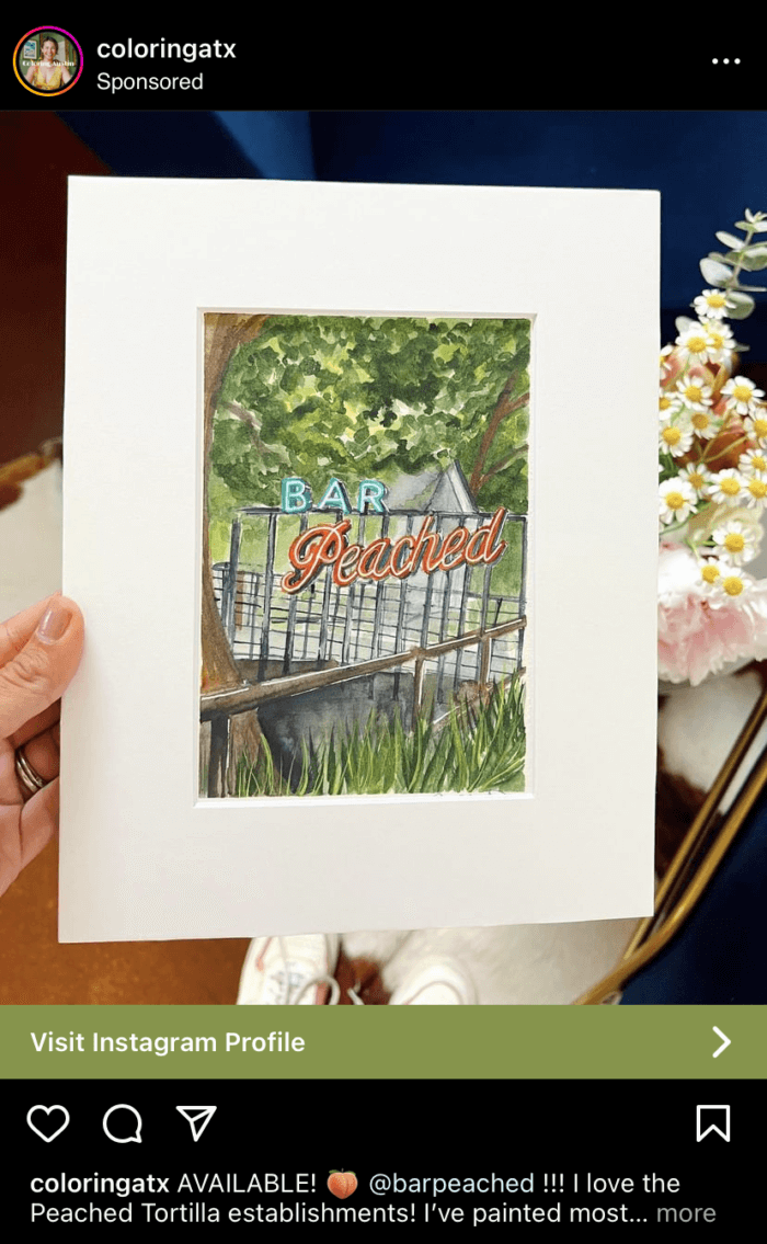 Coloring ATX 的 Instagram 廣告以藝術品為特色，並包含一條 CTA 橫幅，上面寫著「造訪 Instagram 個人資料」。