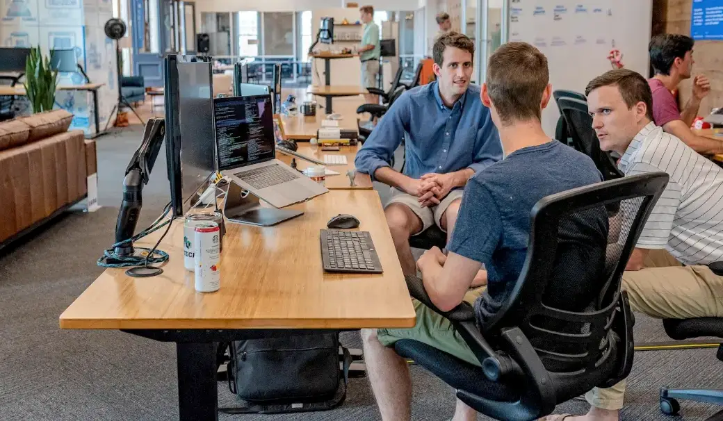 العاملين في المكاتب