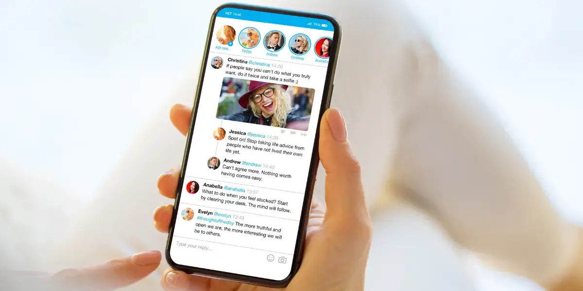 mobilny zrzut ekranu z kanału-twitterowego