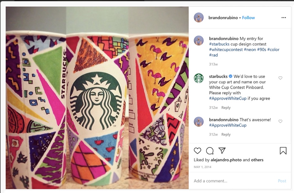 Un utilizator de pe Instagram își afișează cele trei intrări multicolore la concursul de cupe albe Starbucks, în care clienții își desenează paharele albe și își arată desenele.