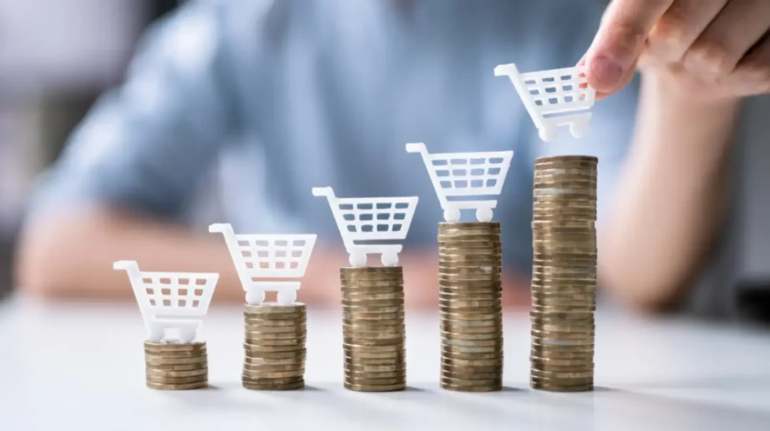 умные тележки на вершине стопки монет