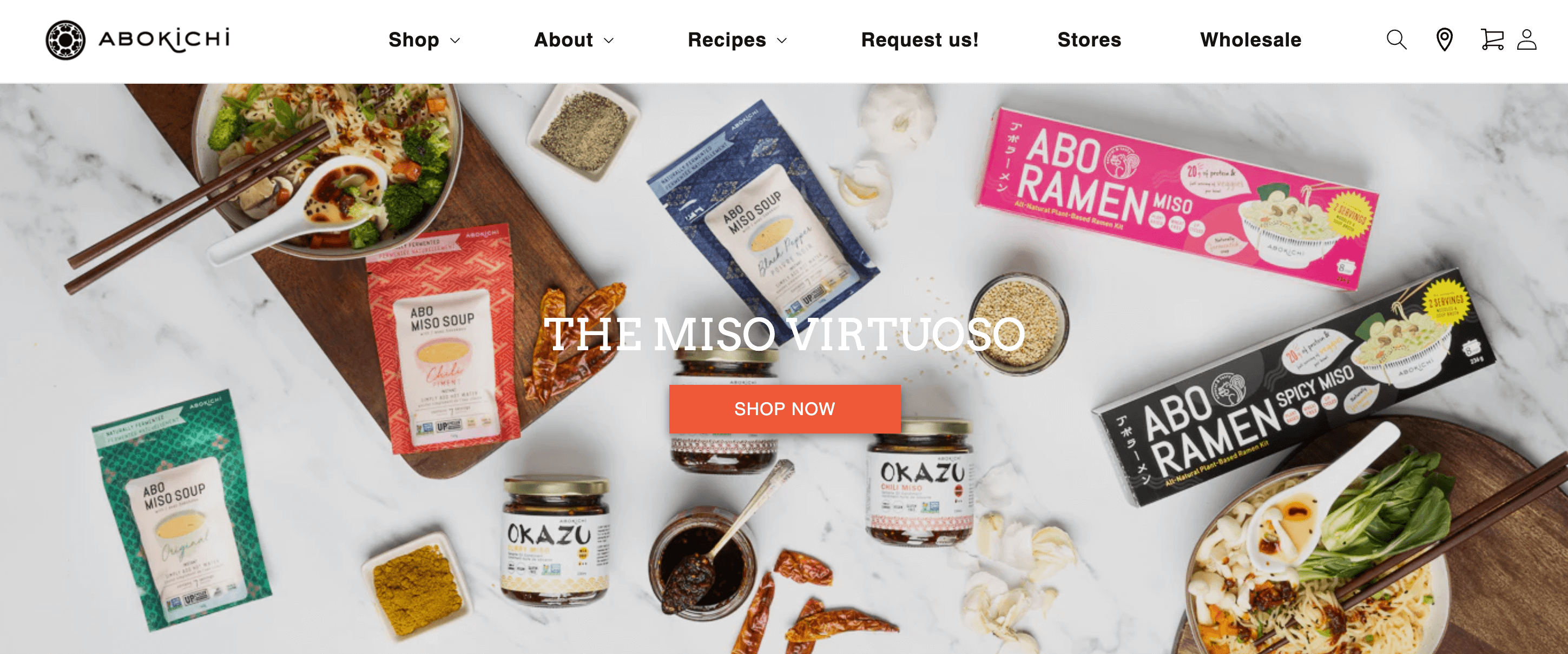 O captură de ecran a paginii de pornire a lui Abokichi care arată un tabel care afișează o varietate de produse de inspirație japoneză.