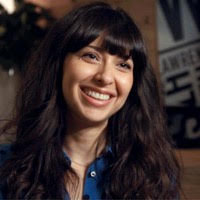 Foto de cabeza de Azadeh Attar