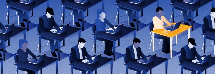 ilustrasi barisan orang yang bekerja di komputer dengan warna biru tua. Ada satu orang yang disorot emas di antara barisan.