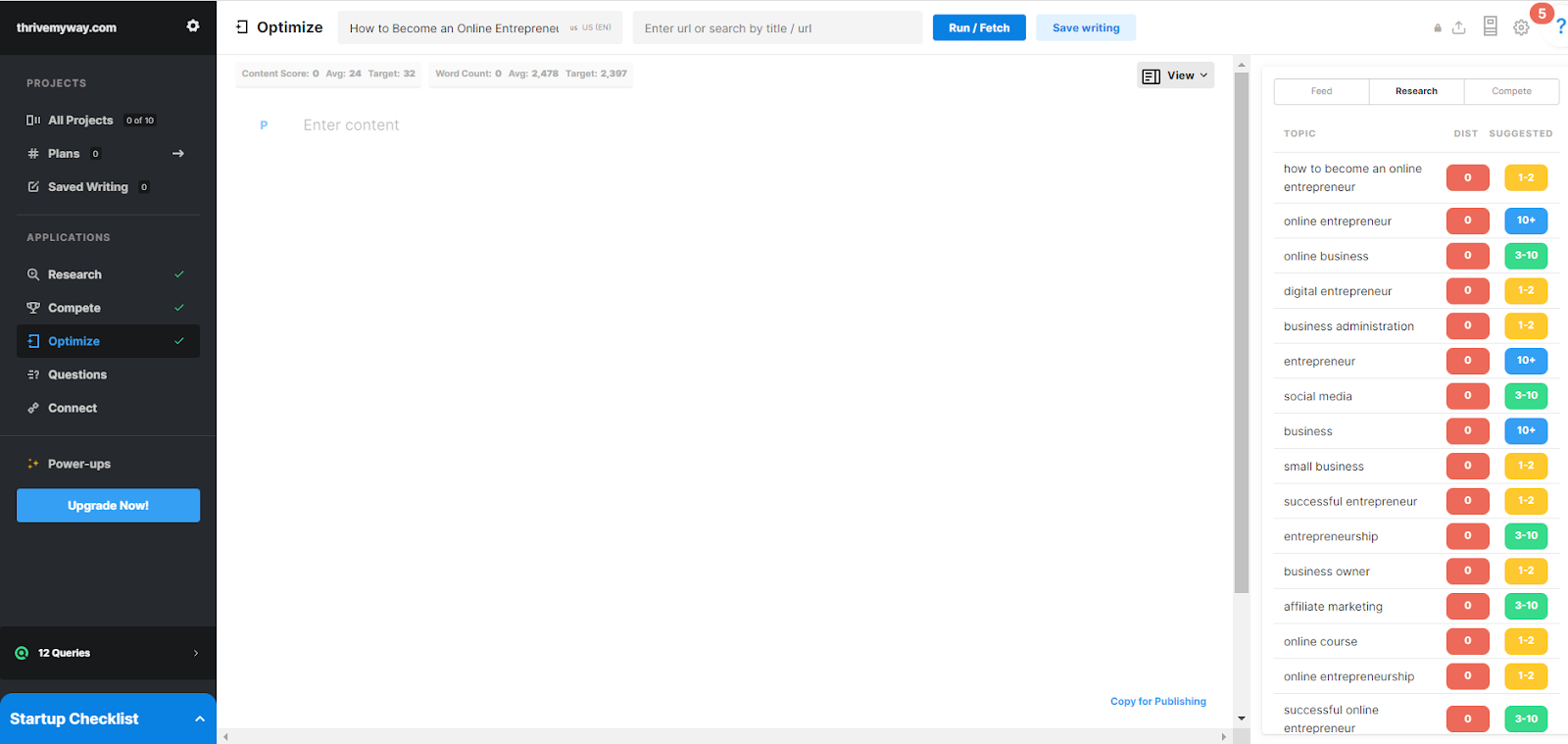 Aplicativo MarketMuse Optimize mostrando pontuação média de conteúdo, pontuação de conteúdo alvo, contagem média de palavras, contagem de palavras alvo e tópicos relacionados, juntamente com suas distribuições sugeridas e atuais.